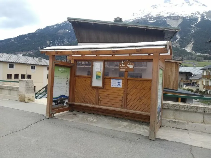 © Arrêt de bus - C. Mougel - CCHMV