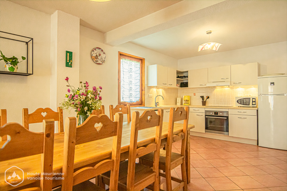 val-cenis-lanslebourg-8-person-apartment-les-fleurs-rosaz-pierre - HMVT