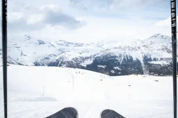 Skier in snow plow - OT HMV