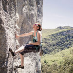 © Jeune femme en escalade - Thibaud Mourey