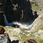 © Famille et cascade en montagne - Philippe Tournebize