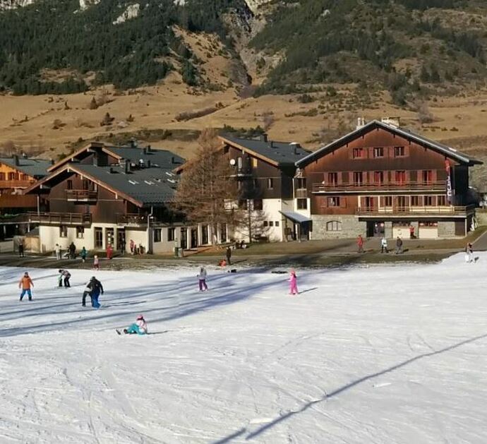© val-cenis-lanslevillard-centre-ucpa - X