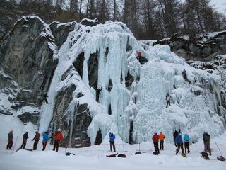 © Grimpeurs en cascade de glace - Régis Burnel