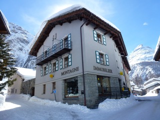 © Vue extérieure de l'agence Montagne Immobilier à Bessans - Montagne Immobilier