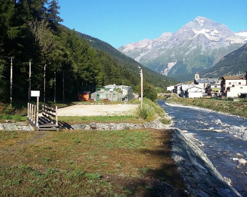 © Terrain de pétanque à Val Cenis - OT HMV Ingrid Pauwels