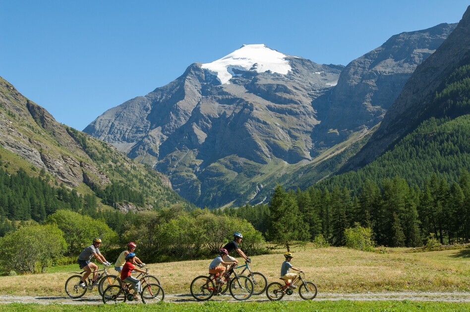 © A Val Cenis, sorties VTT accompagnées avec Laurent Novero - LANSARD Gilles