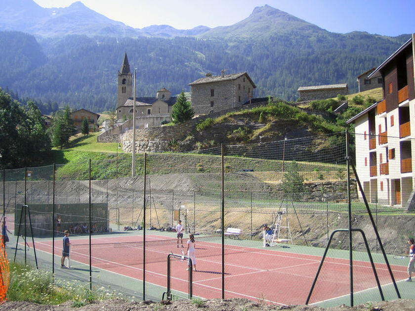 © Val Cenis terrains de tennis - HMVT