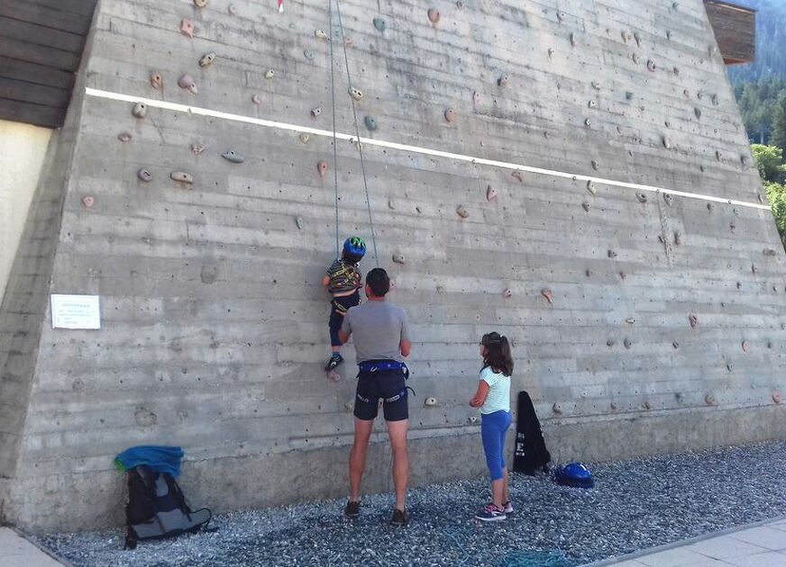 © Le Parc des Glières, terrain multisports multi saison - OT HMV - Valérie Coudurier