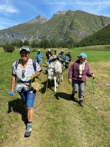 © Randonnée avec ânes bâtés à la Maison des guides de Val Cenis - Karine Routin