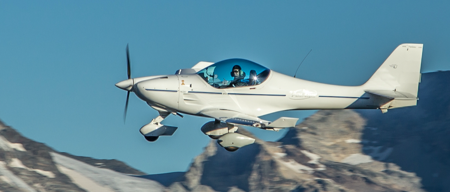 © ULM Avion avec Antipodes à Val Cenis - Antipodes