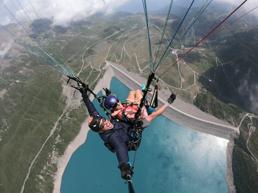 Tandem paragliding flight with Antipodes - Antipodes