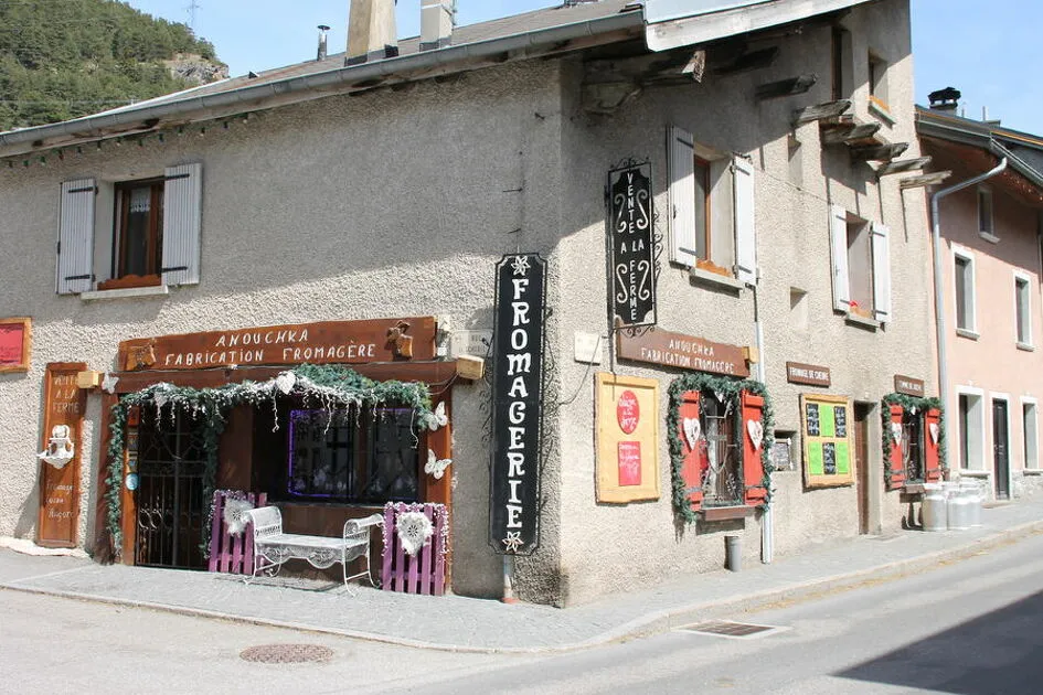 © Voorkant kaaswinkel Chez Anouchka - C. Royer