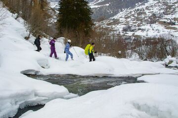 © Sortie accompagnée en raquettes avec Vanoise Pulsation Nature - © Jean-Yves PLOYER