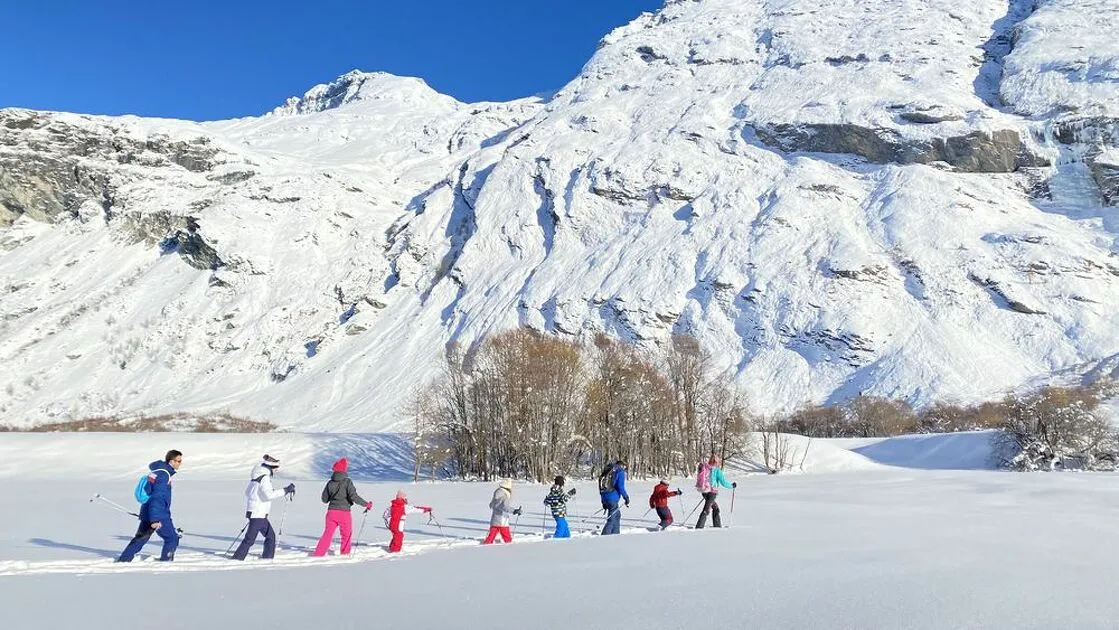 © Snowshoe outing with the Val Cenis  Mountain Guides Association Val Cenis  Karine Routin