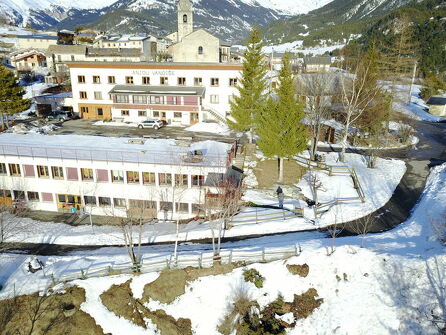 Snow class and downhill skiing in Val-Cenis
