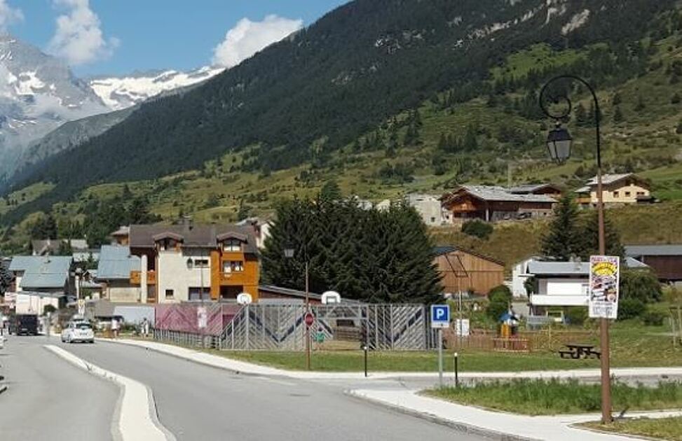 © City Stade à Val Cenis Lanslevillard - HMVT