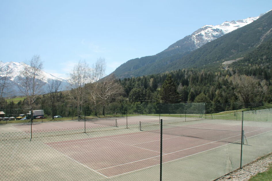 © Courts de tennis à Termignon - HMVT