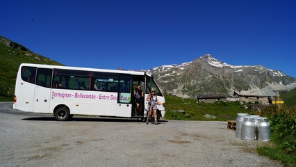 © Parking de Bellecombe, navette bus été - OT Haute Maurienne Vanoise - Ingrid Pauwels-Etiévant