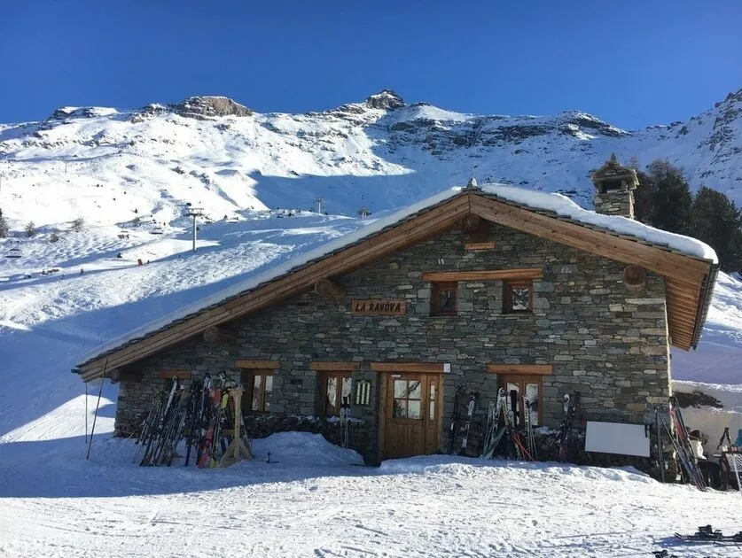 © Restaurant d'altitude La Ranôva à Val Cenis-Lanslevillard - L.Bison