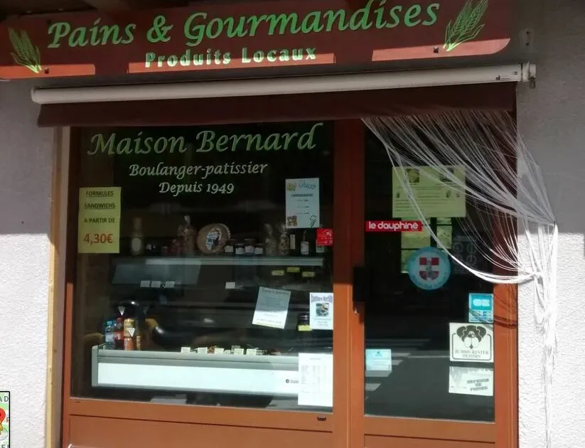 © in Val-Cenis-Lanslevillard, bakkerij in het centrum van het dorp: Pains et Gourmandises - c.bernard