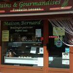 © à Val-Cenis-Lanslevillard, boulangerie au centre du village : Pains et Gourmandises - c.bernard