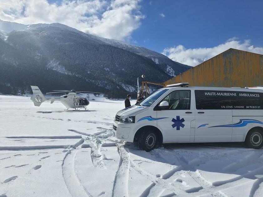 © ambulances-haute-maurienne - Taxis et ambulances de haute Maurienne