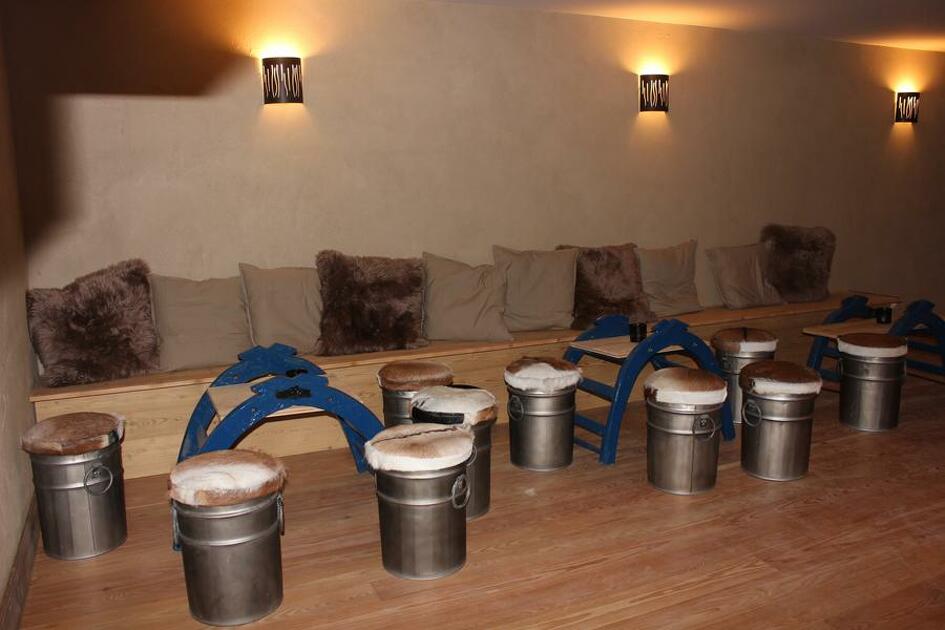 © Le C2, bar-restaurant & après-ski à Val Cenis-Lanslebourg - C2