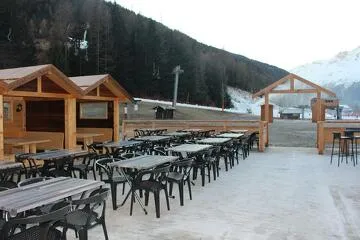 © De C2, bar-restaurant &amp; après-ski in Val Cenis- C2