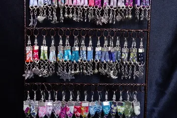 © Création de bijoux fantaisie et artisanaux "La fée des Boucles" à Val Cenis-Bramans - Angélique Detienne