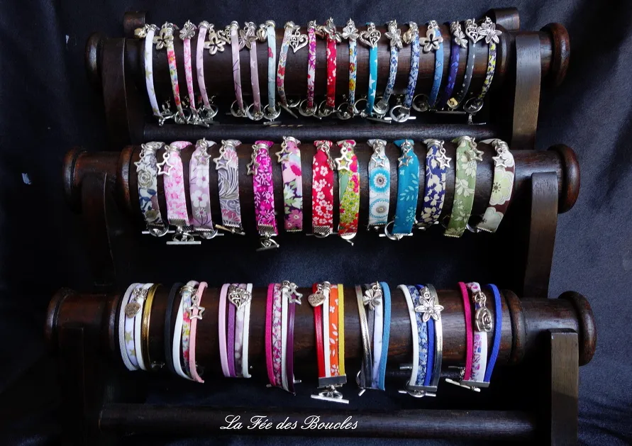 © Création de bijoux fantaisie et artisanaux "La fée des Boucles" à Val Cenis-Bramans - Angélique Detienne