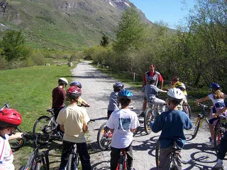 © vtt_jeunes_été_au_briefing.jpg - cis val cenis
