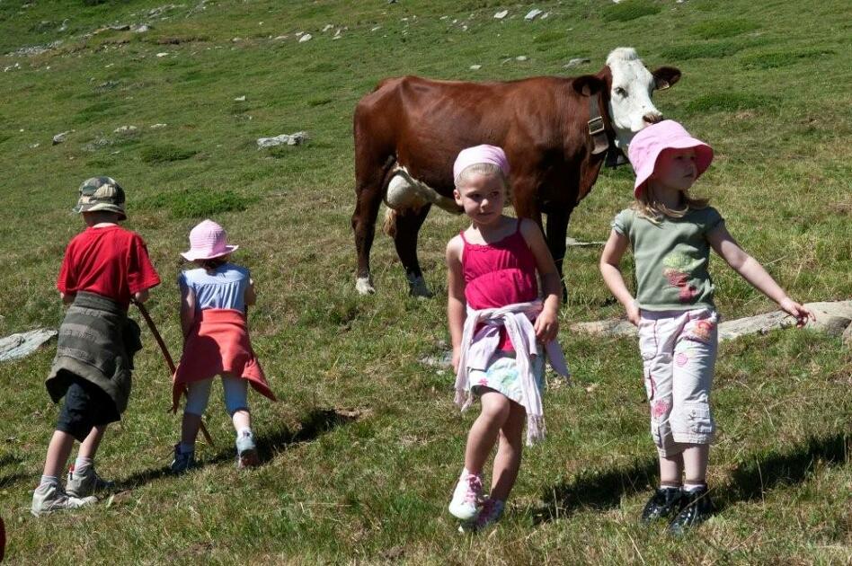 © enfants___vache.jpg - CIS