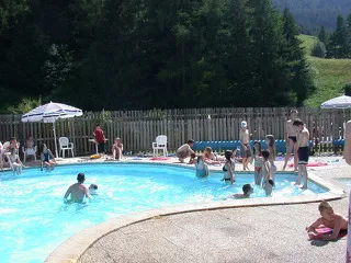 © coin_piscine_jeunes.jpg - CIS