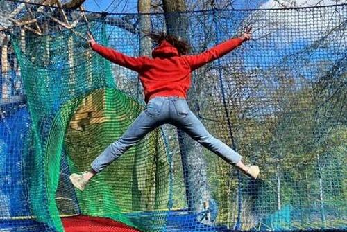 Trampo filets à l'Akroparc de Val Cenis