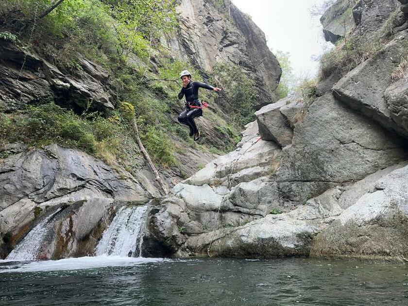 © Sorties canyoning avec Vertic'Eau - Nicolas Legrand