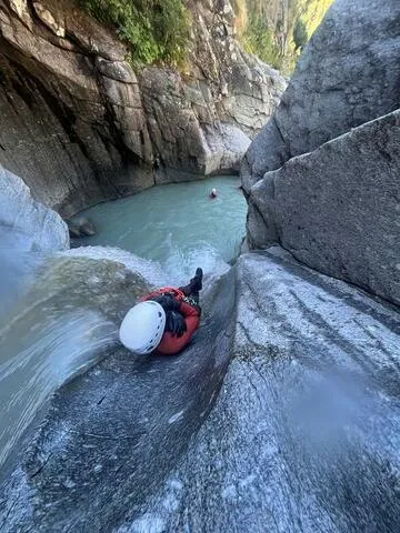 © Sorties canyoning avec Vertic'Eau - Nicolas Legrand