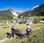 © Cross country surplombant Val Cenis Bramans - OTHMV - D.Cuvelier