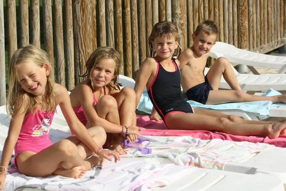 © piscineeee.jpg - Neige et soleil