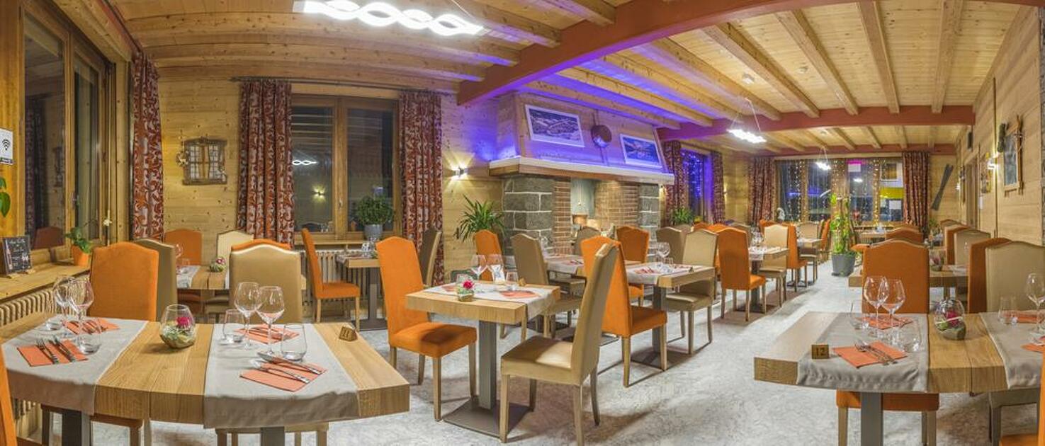 © Restaurant l'Alpazur à Val Cenis-Lanslebourg - alpazur