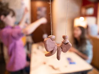 Val Cenis Maak je prehistorische ketting in het archeologisch museum van - D.Cuvelier - OTHMV
