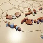 Val Cenis Maak je prehistorische ketting in het archeologisch museum van - JF.Durand - OTHMV