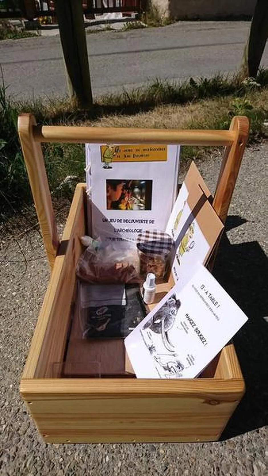 Archaeology workshop for children at Val Cenis-Sollières - JF.Durand - OTHMV