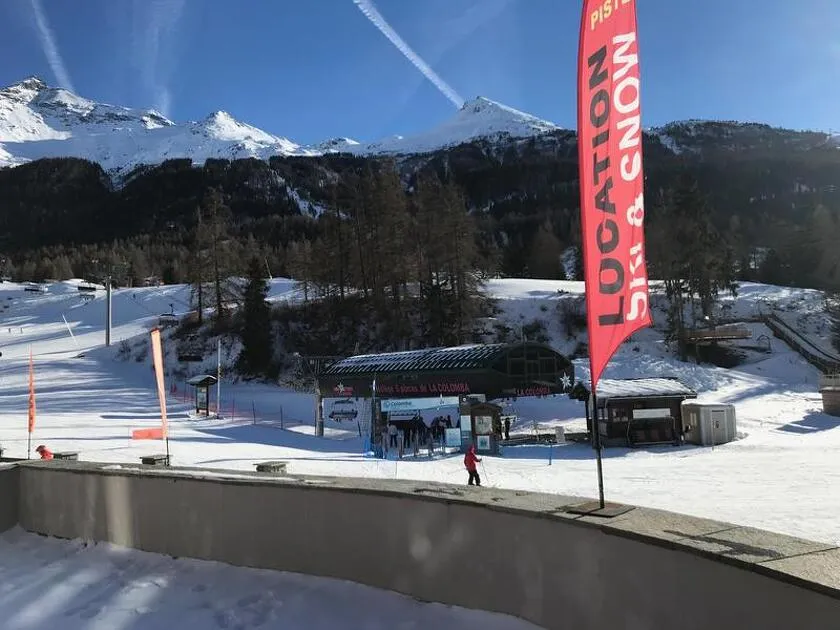 Val Cenis Winkel Le pied de piste in Lanslevillard - Magali Finaz