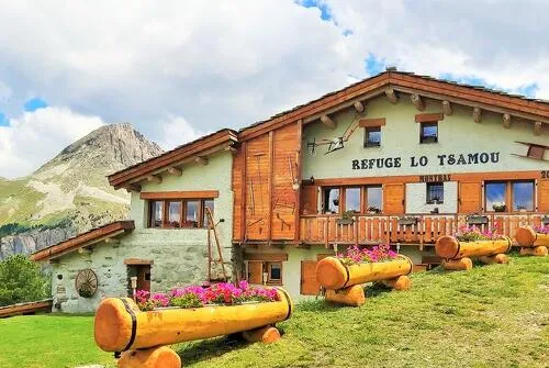 Lo Tsamou refuge