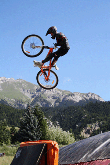 © Dirt2.gif - Neige et Soleil