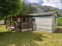 © Mobil-home 4 personnes avec terrasse au camping les Mélèzes à Termignon - N.Grand