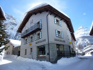 © Buitenaanzicht van het agentschap Montagne Immobilier in Bessans - Montagne Immobilier