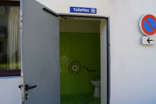 Toilettes publiques Rue des Jardins