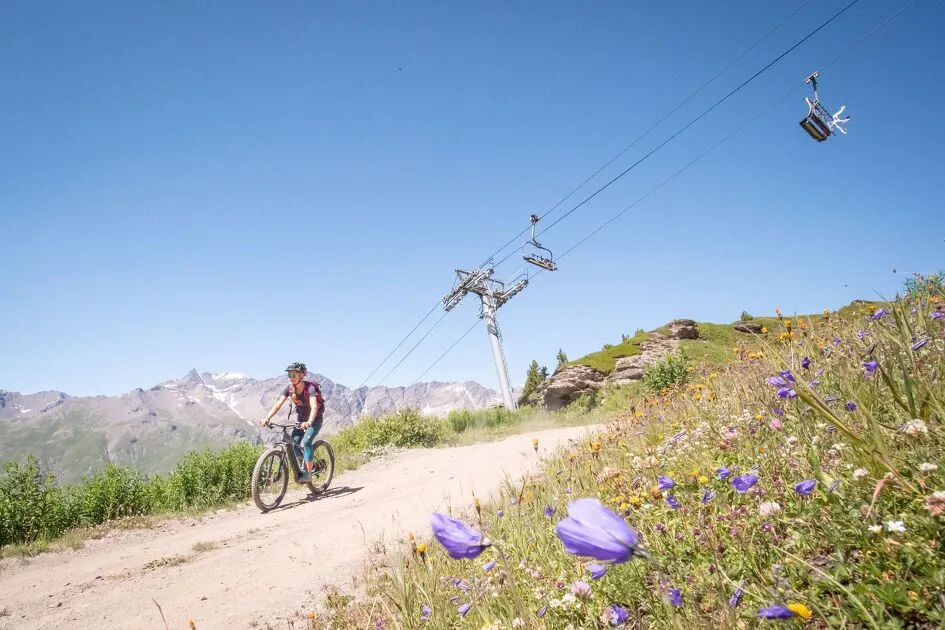 © Downhill mountain biking_Val-Cenis - J. Cathala - OTHMV