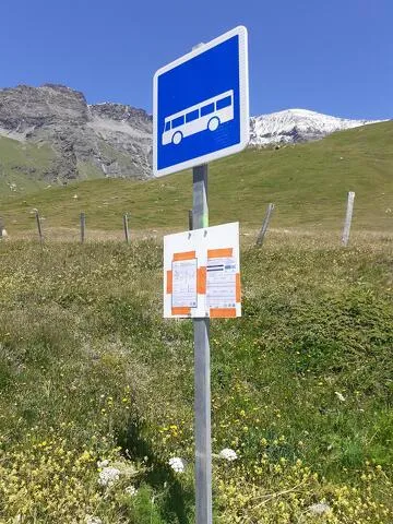 © Arrêt de bus N°331 : Fontainettes_Val-Cenis - CCHMV- N.Clouet